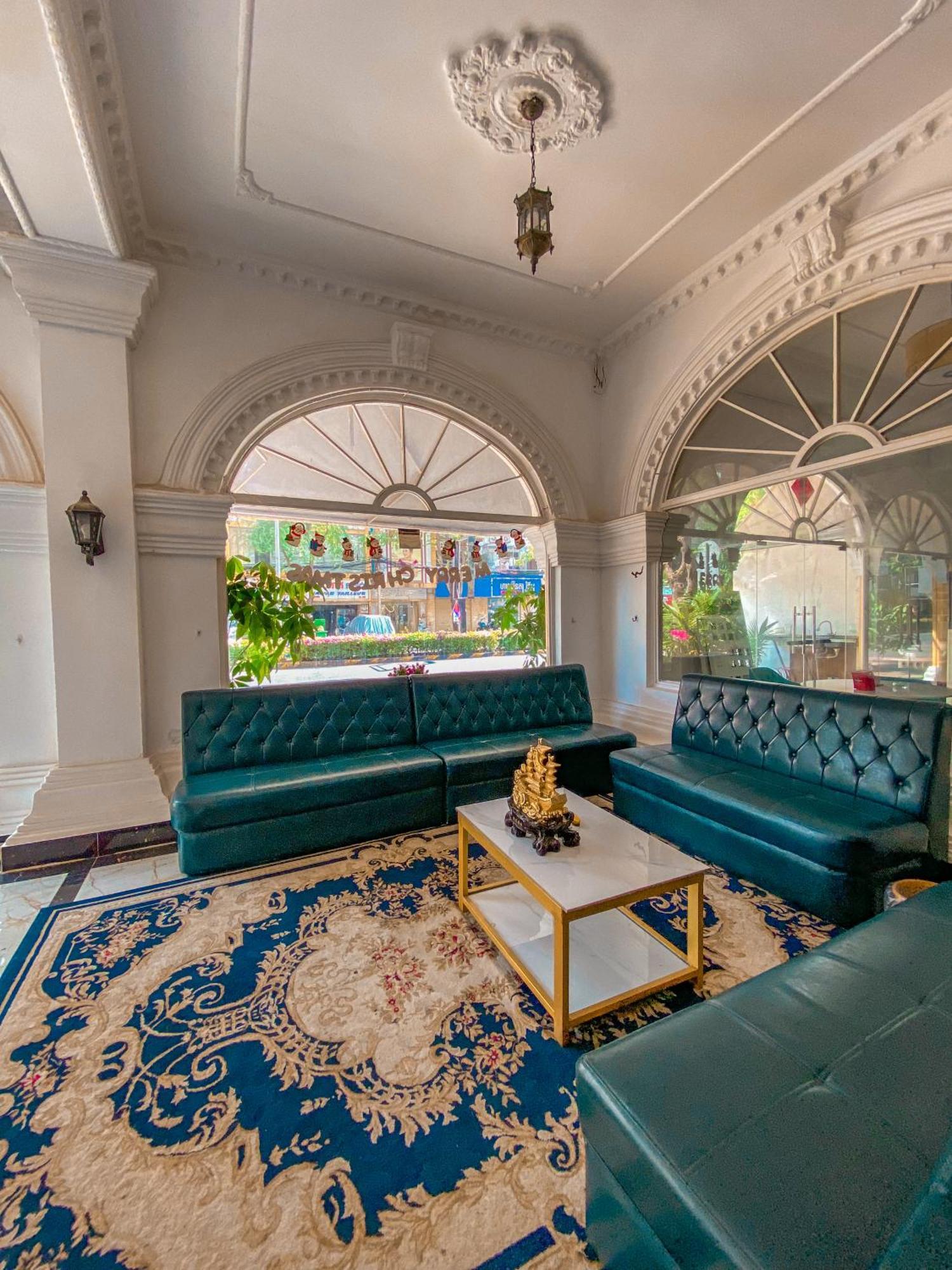 Le Casablanca Hotel Phnom Penh Exterior foto